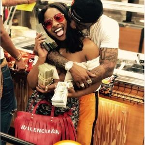 Meet your Posher, Alexis